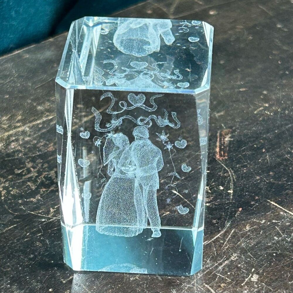 3D Laser-Etched Crystal Clear Paperweight Wedding Couple Doves Bride & Groom